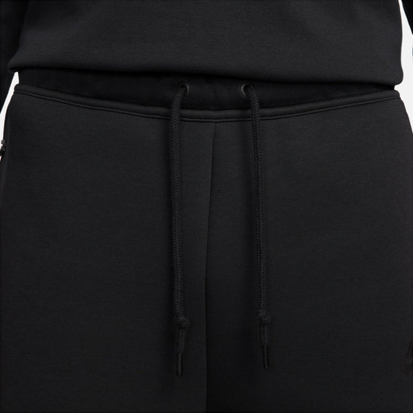 Nike - Sportswear Tech Fleece Short ~ Black