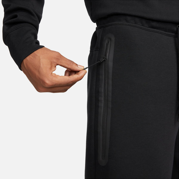 Nike - Sportswear Tech Fleece Short ~ Black