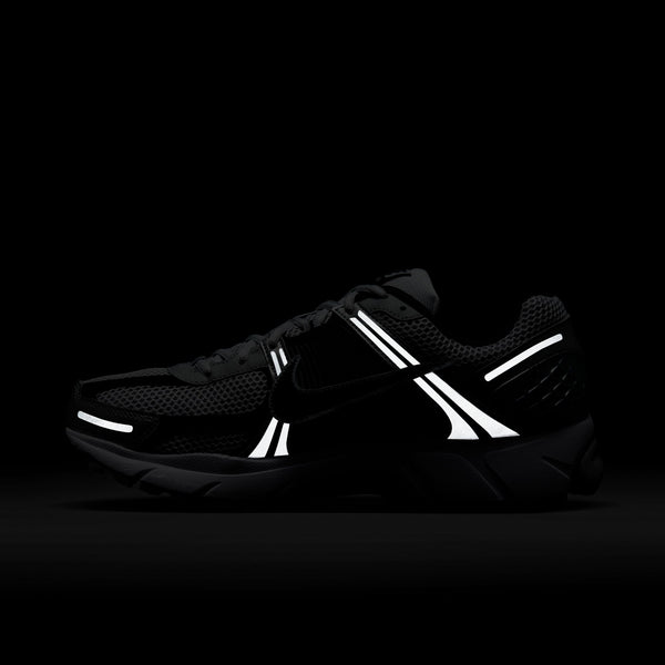 Nike - Zoom Vomero 5 ~ Black