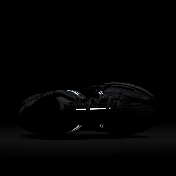 Nike - Zoom Vomero 5 ~ Black