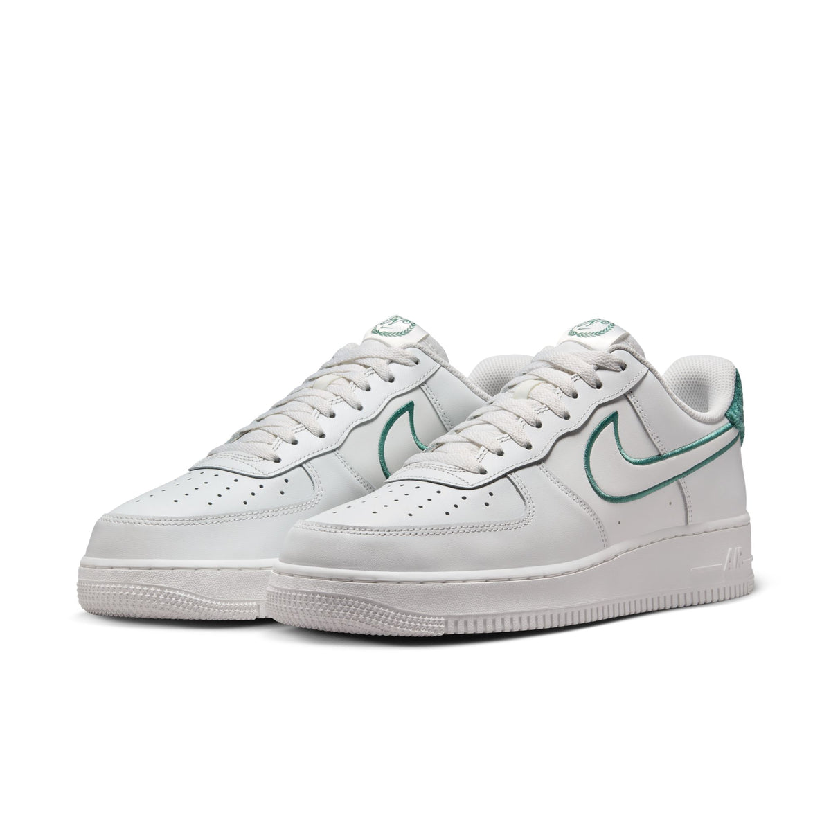 Nike WMNS Air Force 1 '07 SE - White / Photon Dust / White