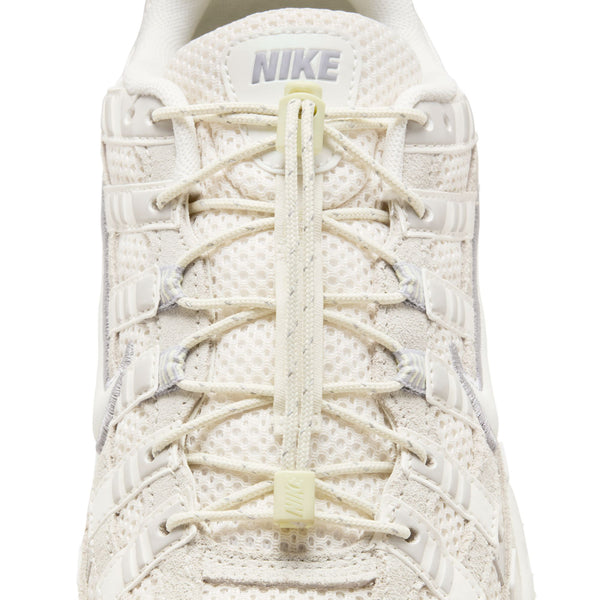 Nike - W P-6000