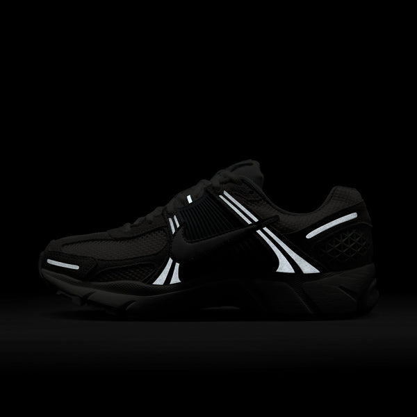 Nike - W Zoom Vomero 5 ~ Pure Platinum