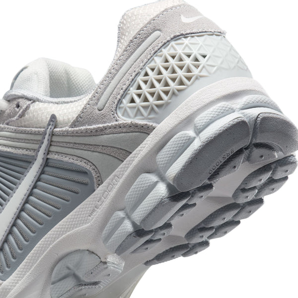 Nike - W Zoom Vomero 5 ~ Pure Platinum