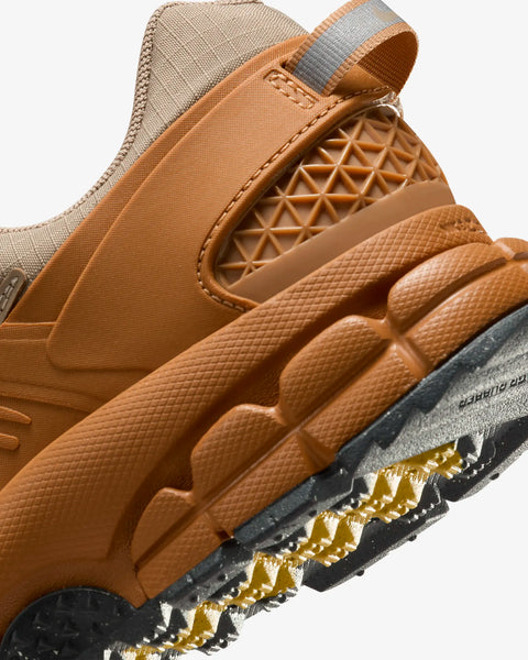 Nike - W Zoom Vomero Roam ~ Khaki