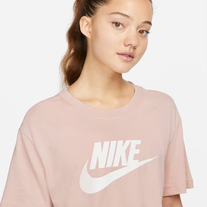 Nike - W Sportswear Essential Cropped Logo Tee