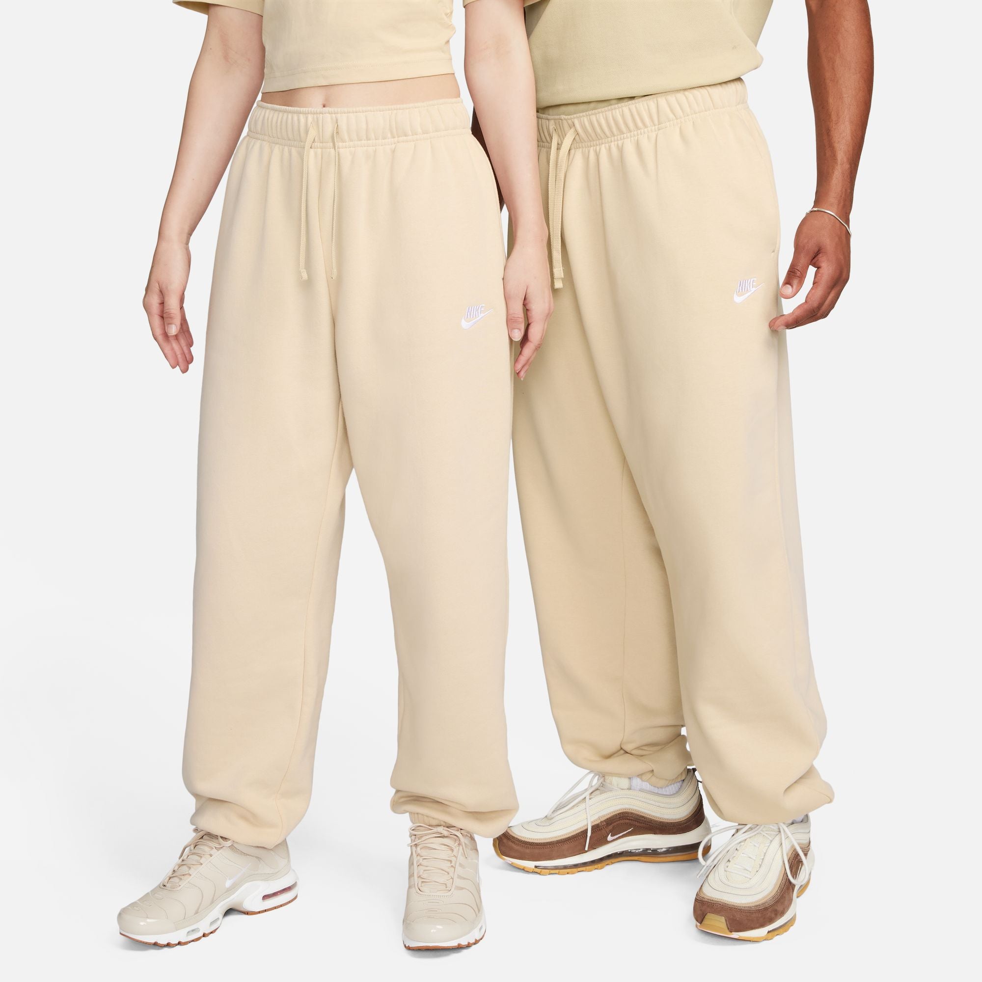 Nike - W Mid-Rise Oversized Club Pants