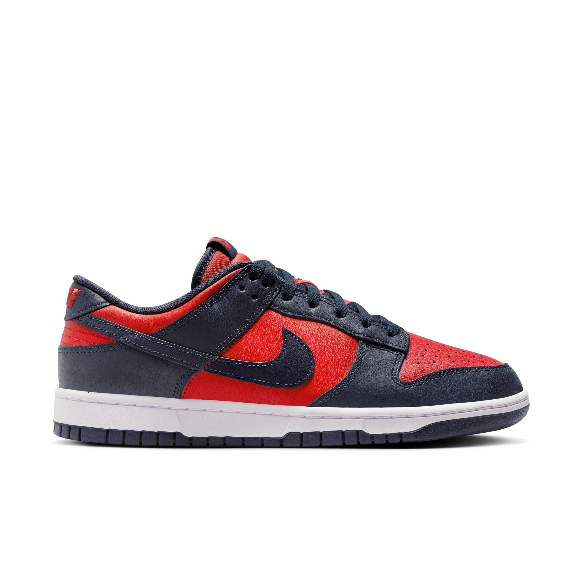 ◆正規品◆NIKE DUNK LOW UNIVERSITY RED(W)◆関税込◆人気◆ ナイキダンクローからOGカラー “ユニバーシティレッド”が再び