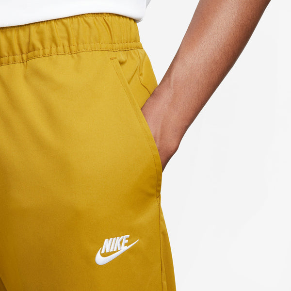 Nike - Club Woven Tapered Leg Pant