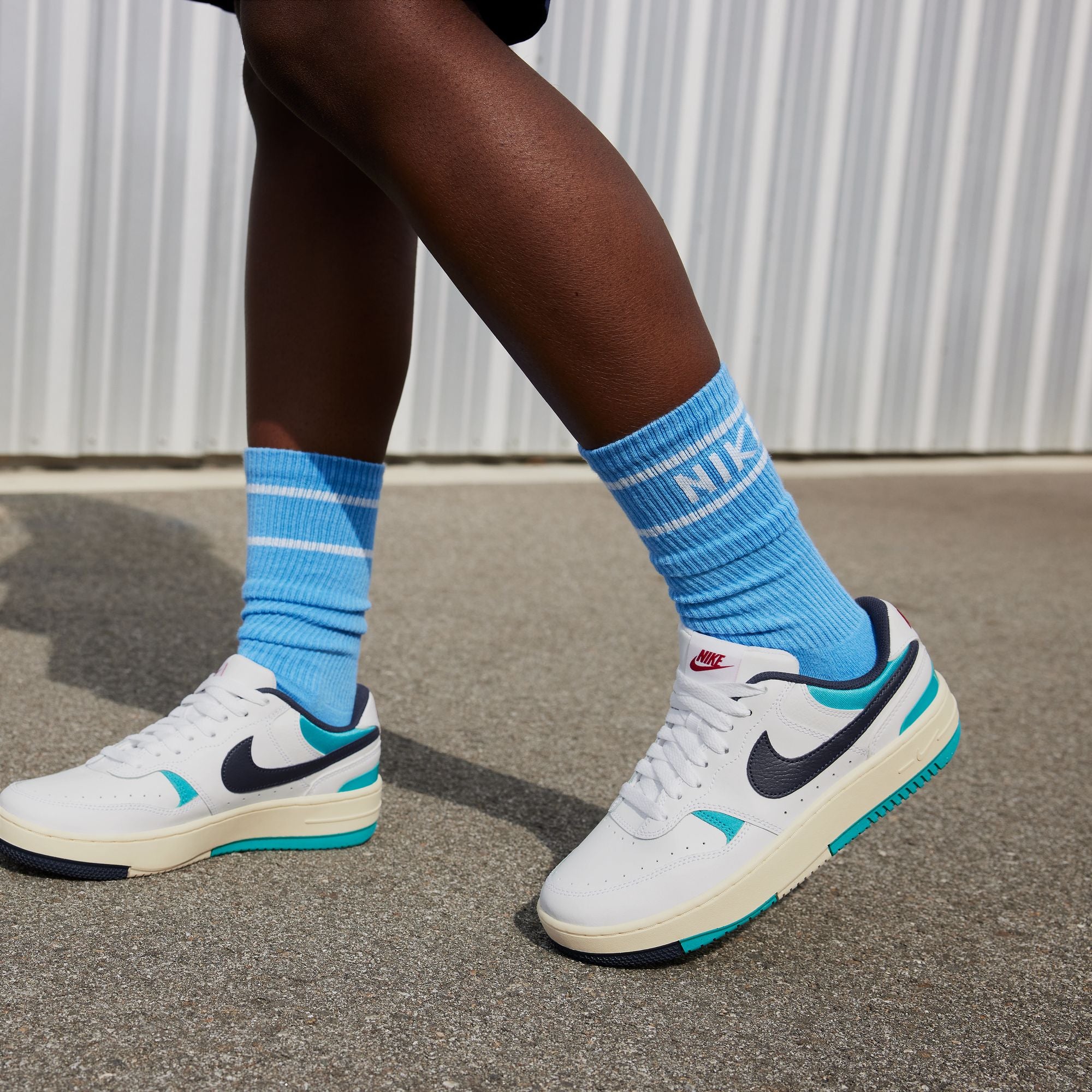 Nike - W Gamma Force White/Blue