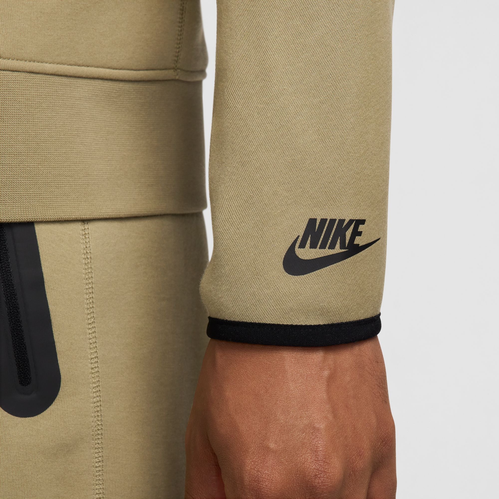 Nike - Sportswear Tech Fleece 1/2 Zip Sweatshirt Brown