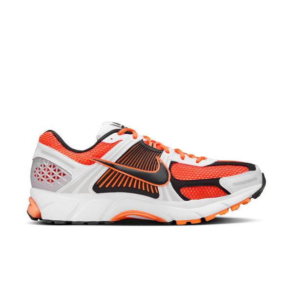 Nike - Zoom Vomero 5 ~ Total Orange