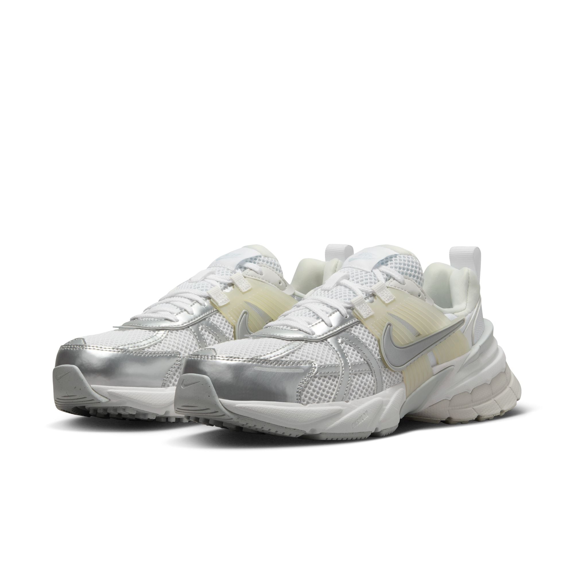 Nike - W V2K Run White/Metallic Silver