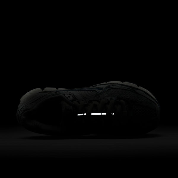 Nike - W Zoom Vomero 5