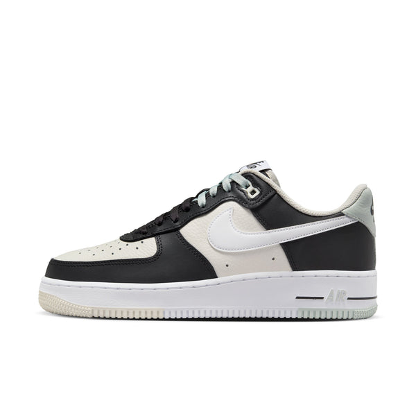 Nike - Air Force 1 '07 LV8