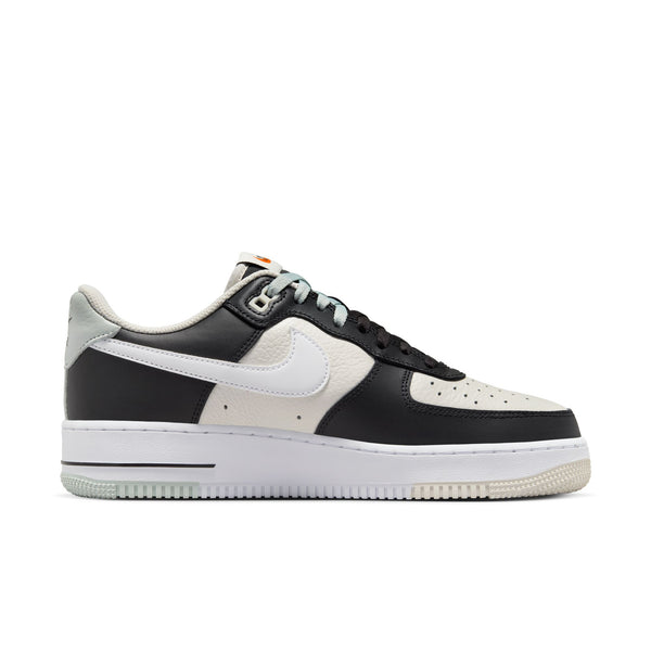 Nike - Air Force 1 '07 LV8