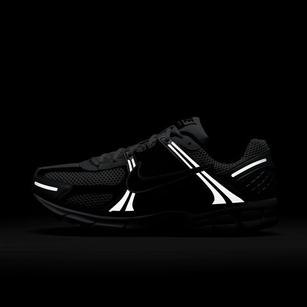 Nike - Zoom Vomero 5 ~ Black