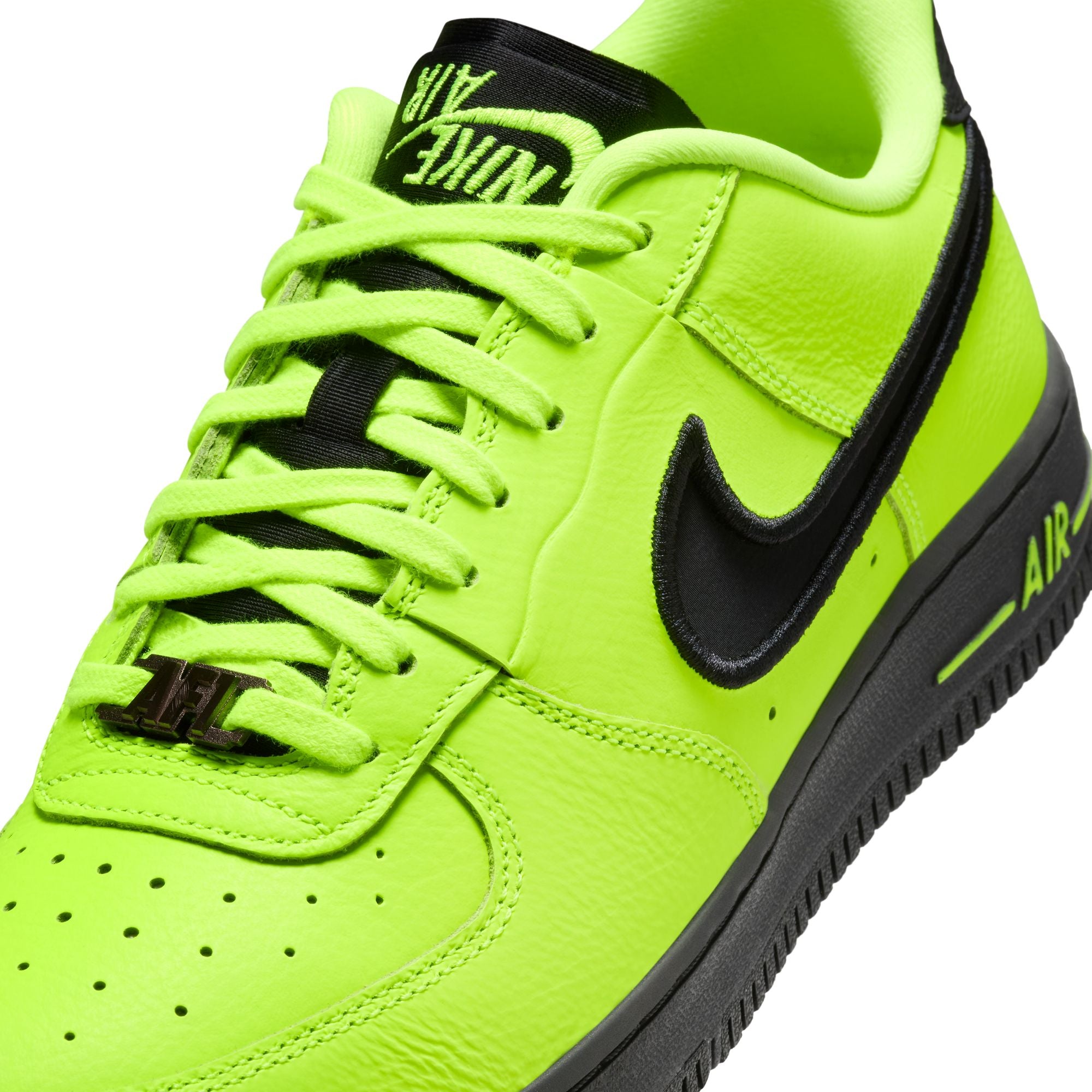 Nike - W Air Force 1 Dance Volt