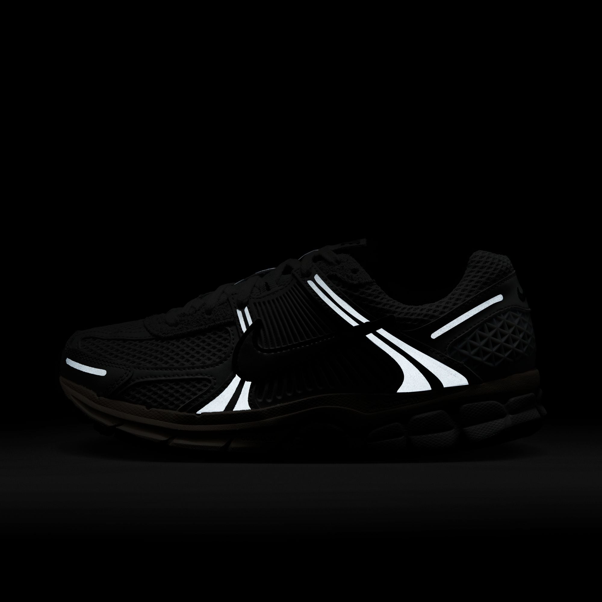 Nike - W Zoom Vomero 5 Chrome/Platinum