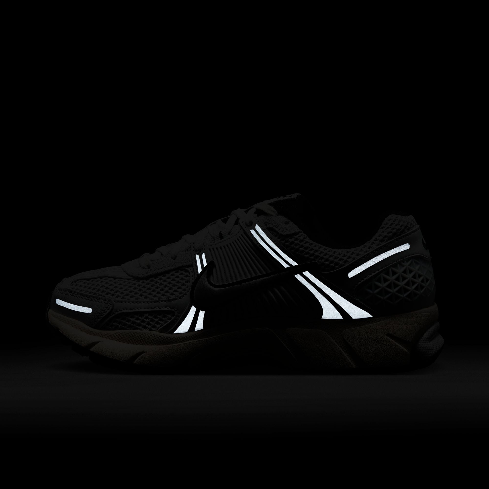 Nike - W Zoom Vomero 5 Chrome/Platinum