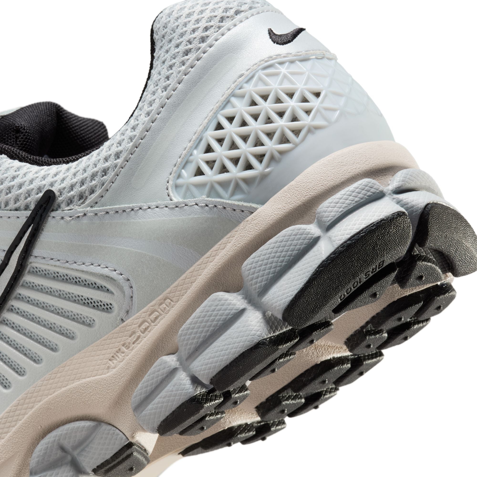 Nike - W Zoom Vomero 5 Chrome/Platinum