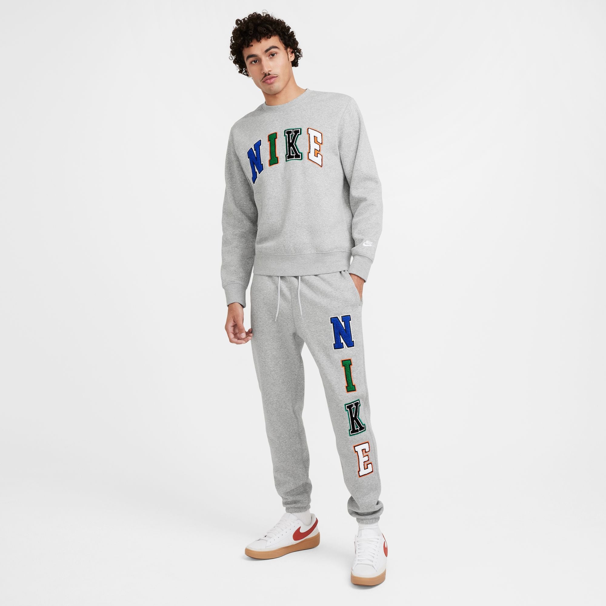 Nike club swoosh crew sweatshirt in grey best sale