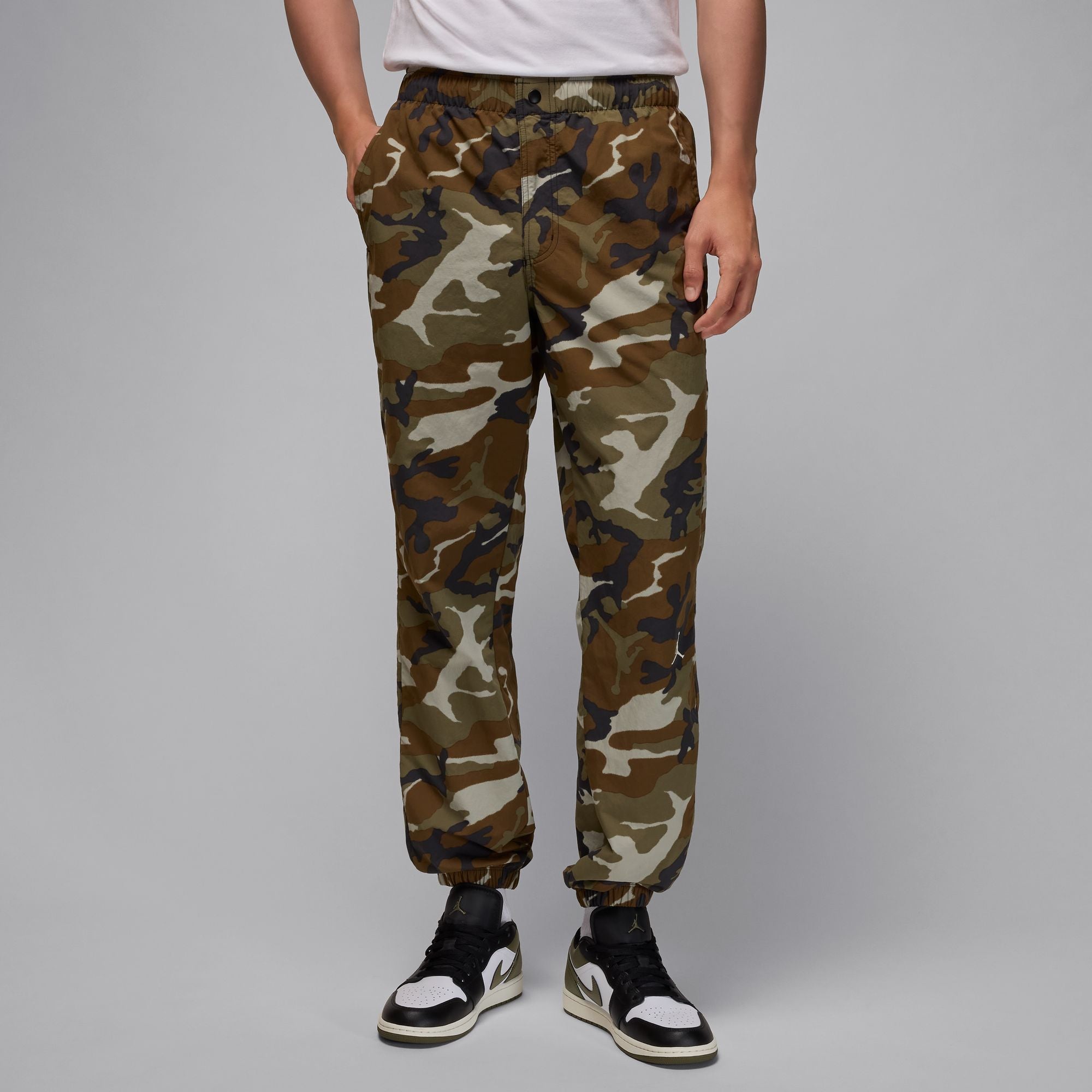 Nike camo pants discount