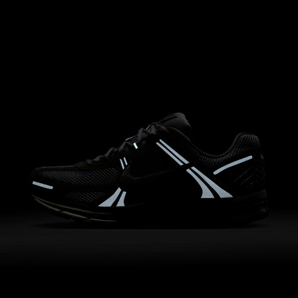 Nike - Zoom Vomero 5 ~ Dark