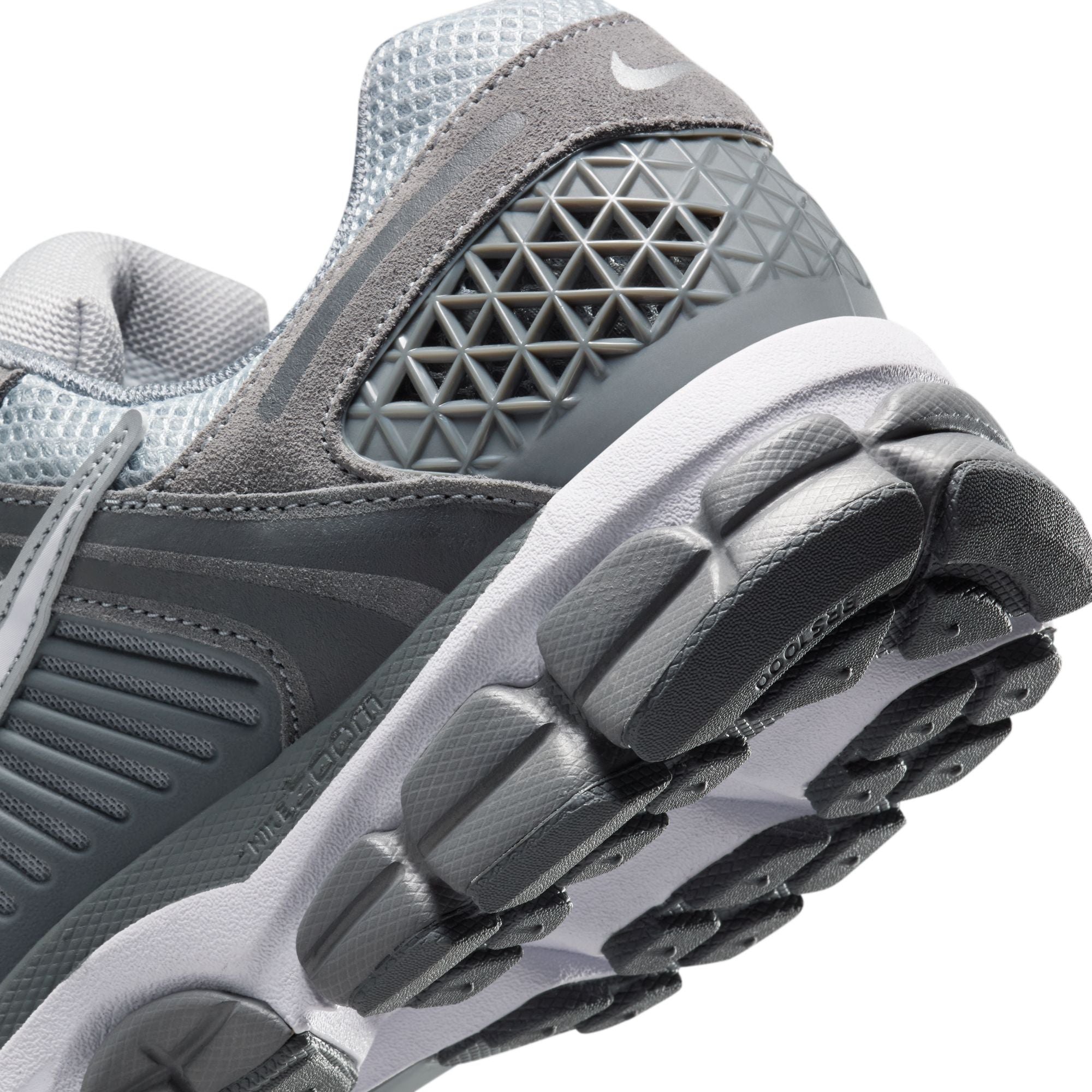 Nike - Zoom Vomero 5 Wolf Grey/White