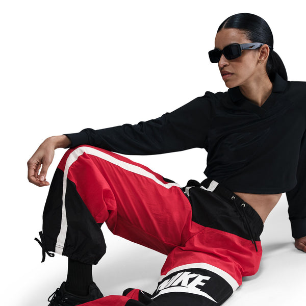 Nike - W Mid-Rise Sportswear Pant ~ Red