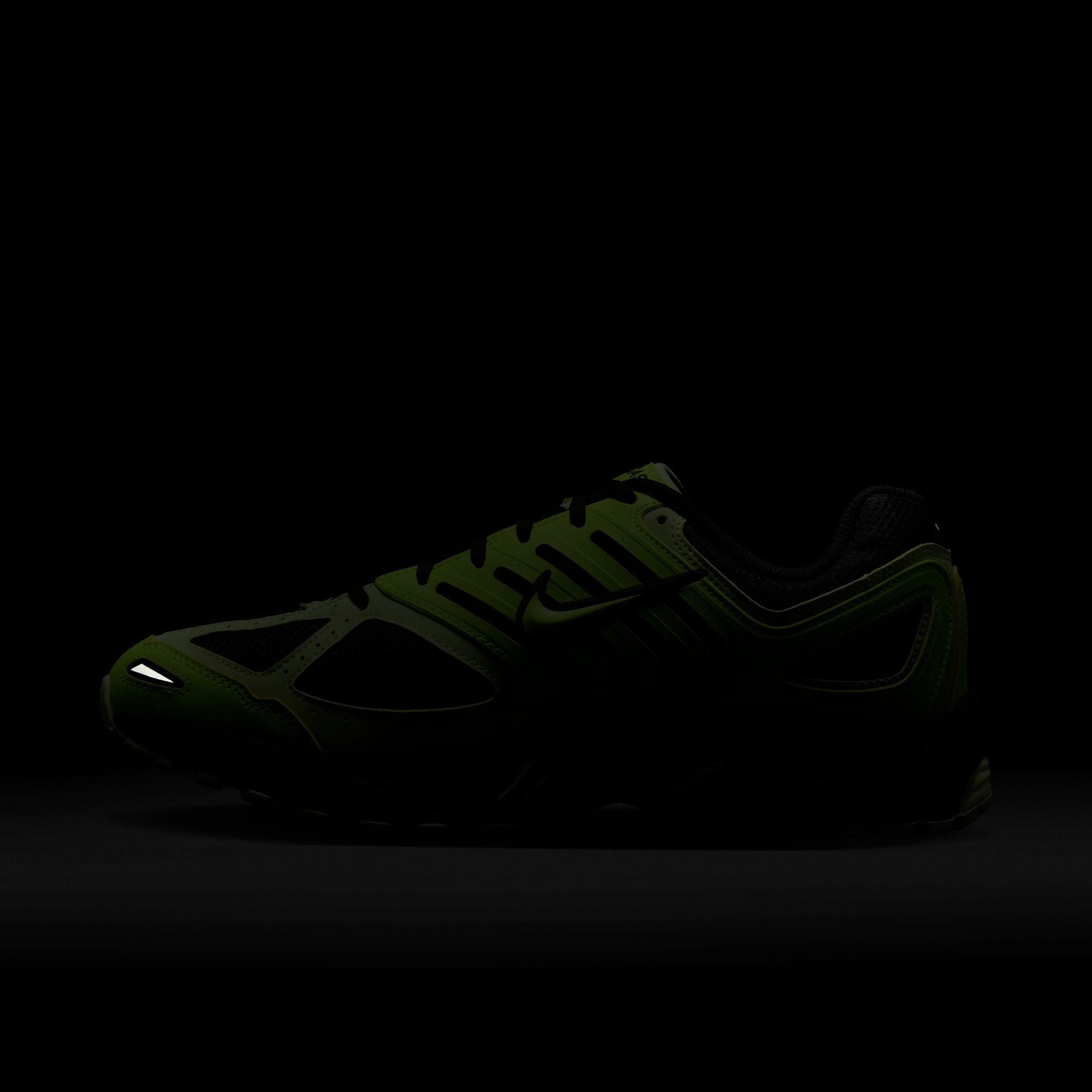 Nike - Air Pegasus 2005 Volt/Black