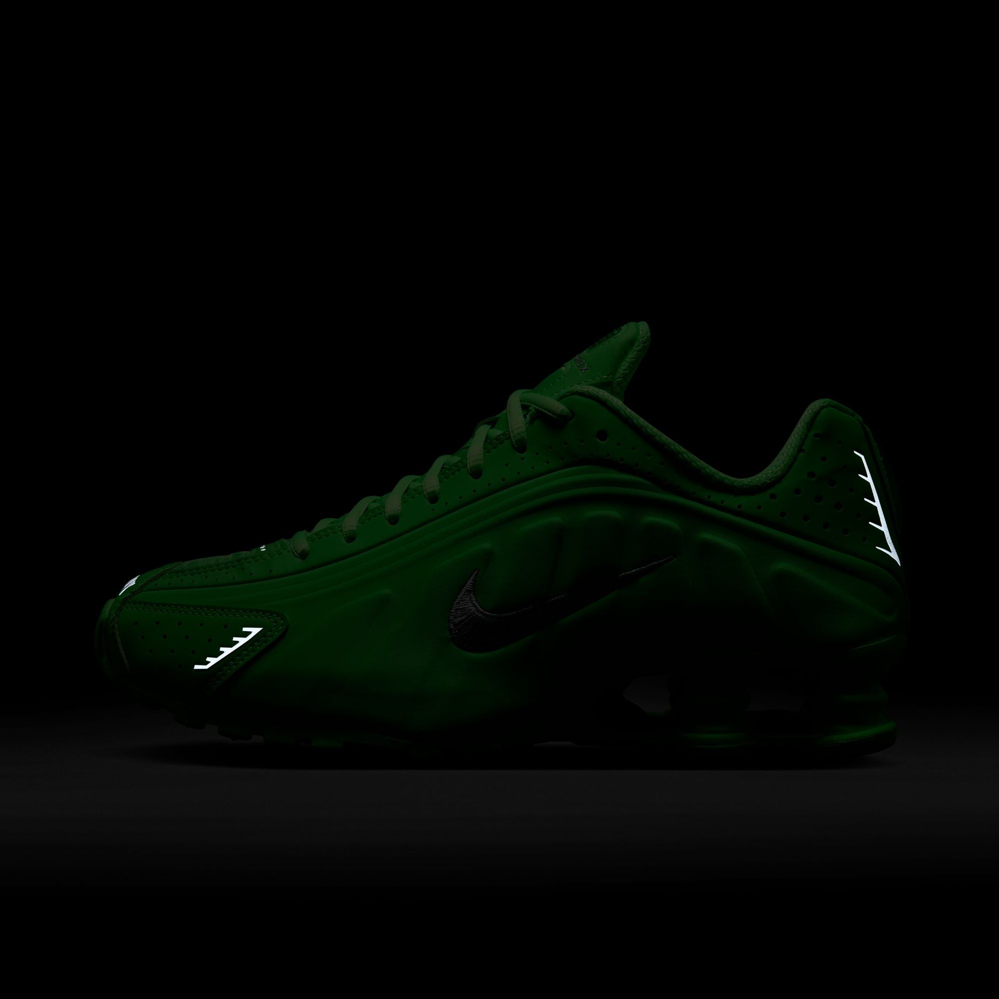 Nike W Shox R4 Strike Green FLAVOUR 99