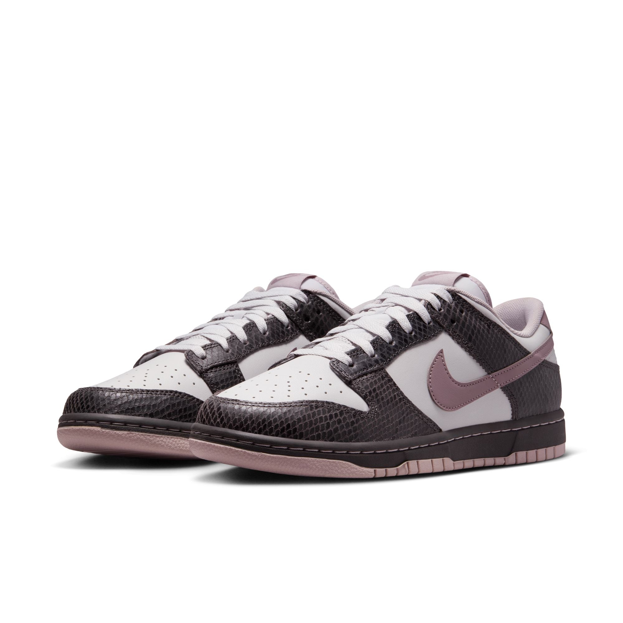 Nike - Dunk Low SE Medium Ash