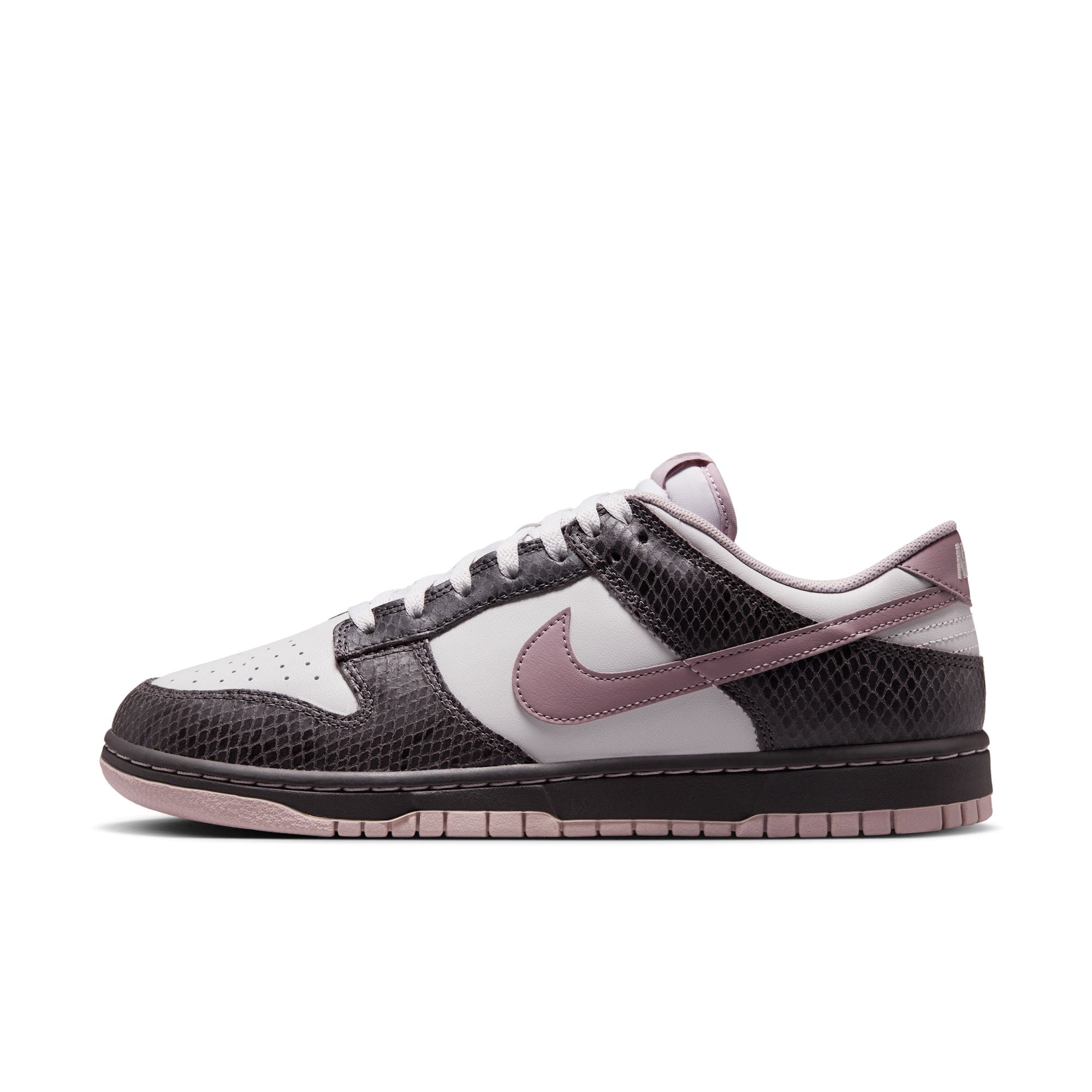 Nike - Dunk Low SE Medium Ash