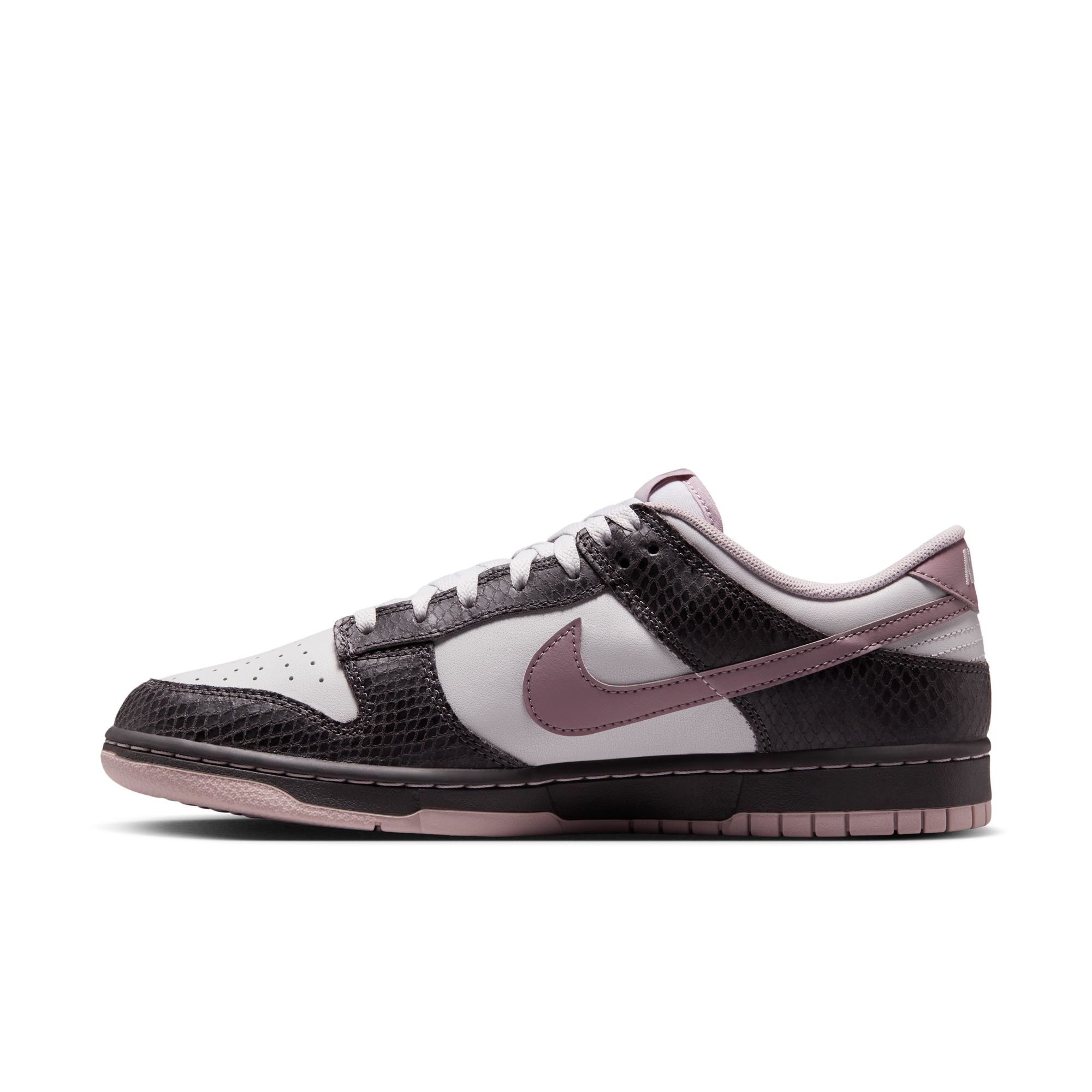 Nike - Dunk Low SE Medium Ash