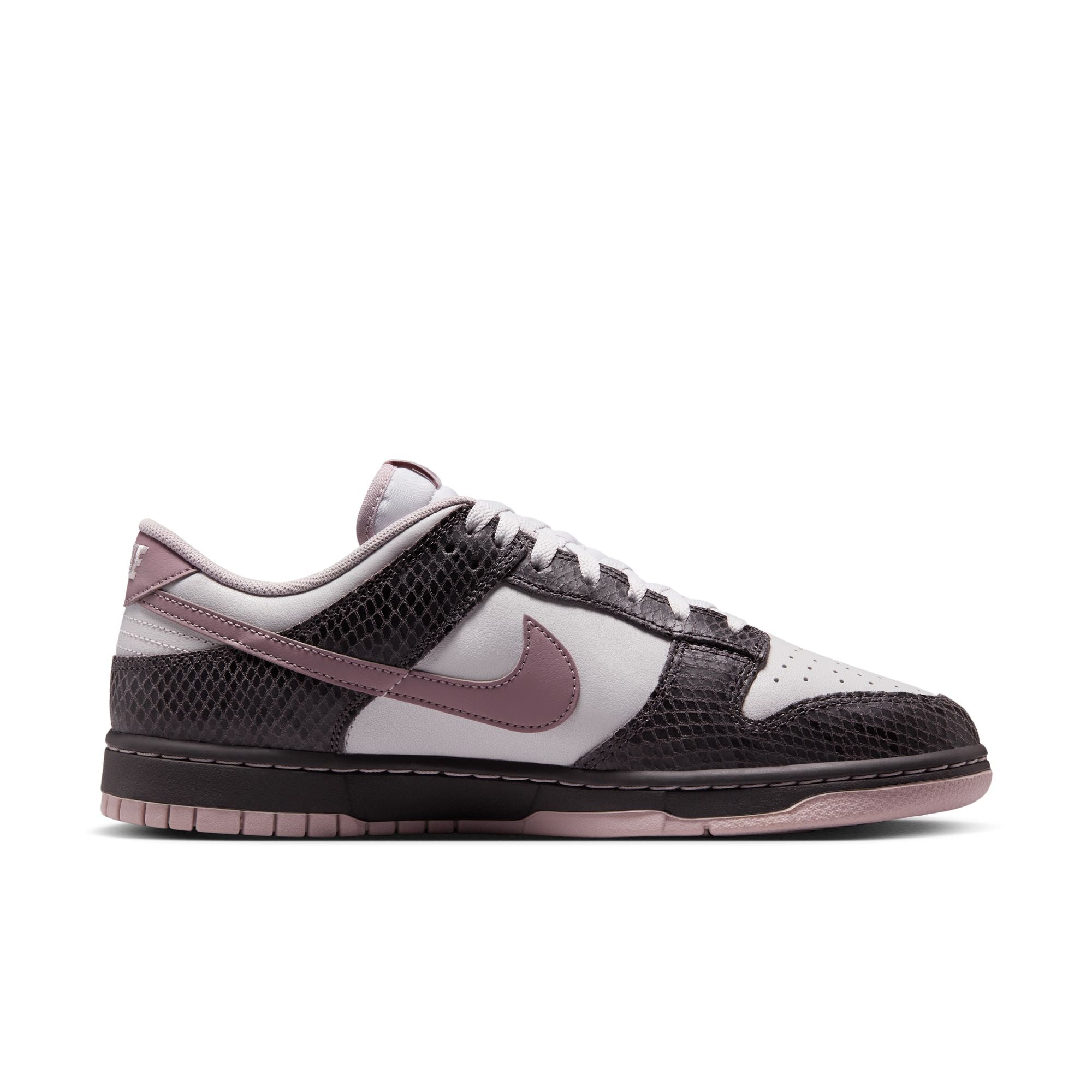 Nike - Dunk Low SE Medium Ash