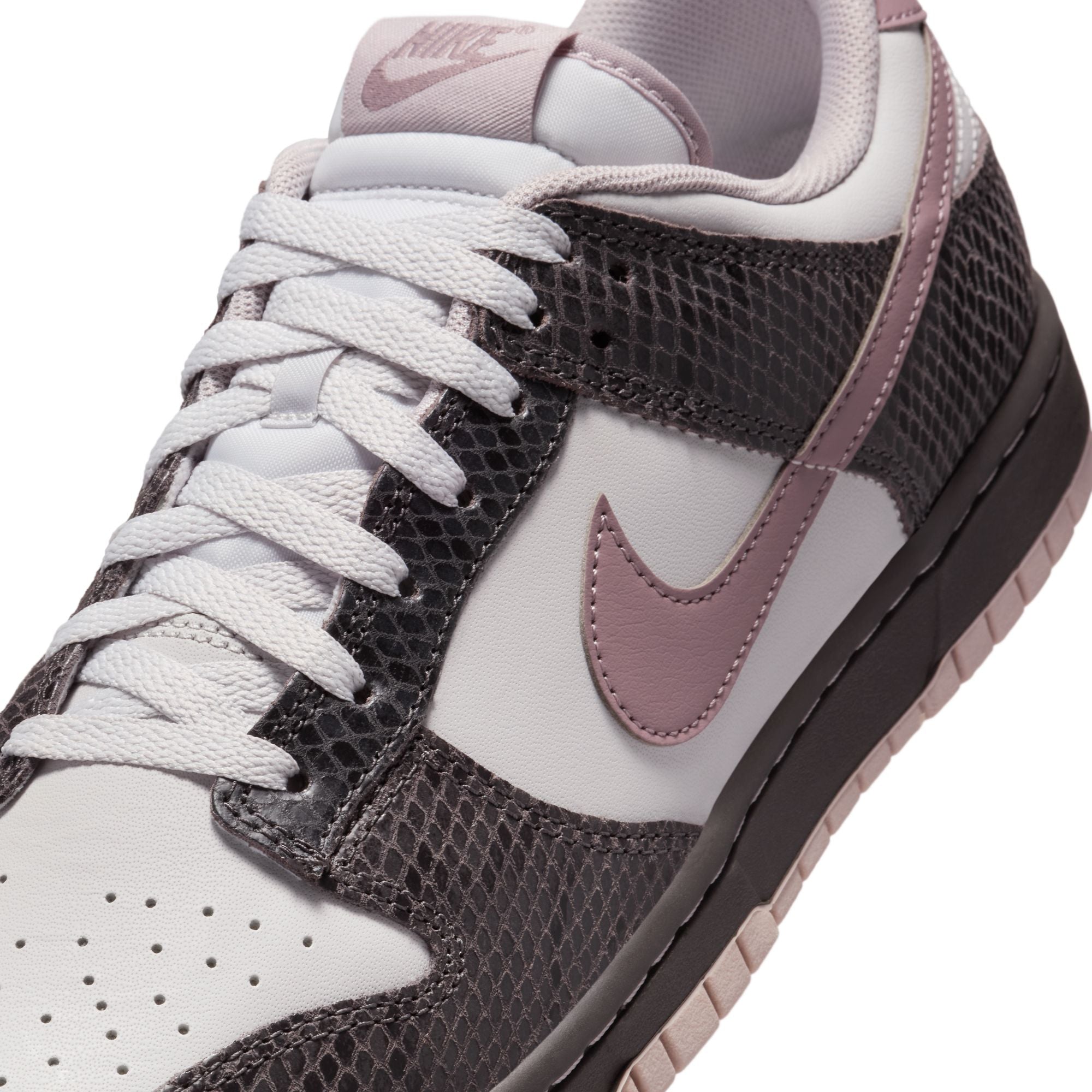 Nike - Dunk Low SE Medium Ash