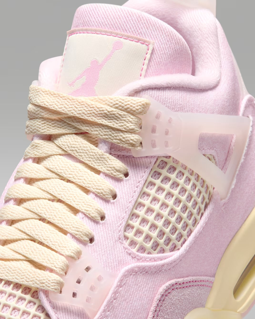 Nike - W Air Jordan 4 Retro "Iced Carmine”
