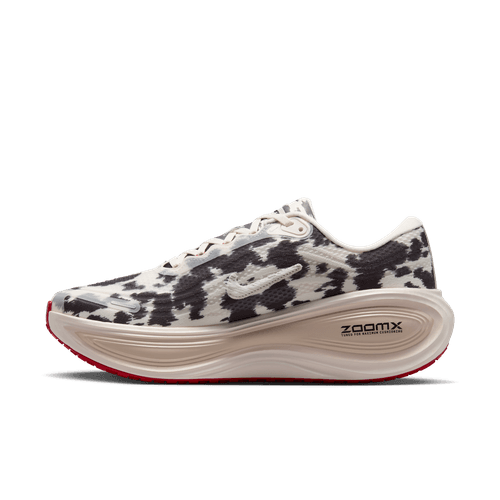 Nike - Vomero Plus Sail/University Red/Light Orewood Brown