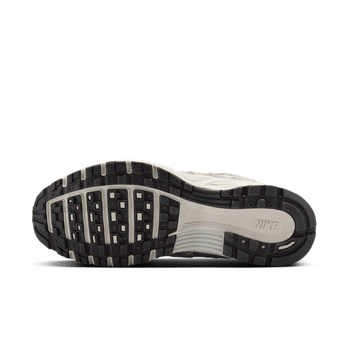 Nike - W P-6000 SE Light Bone/Black