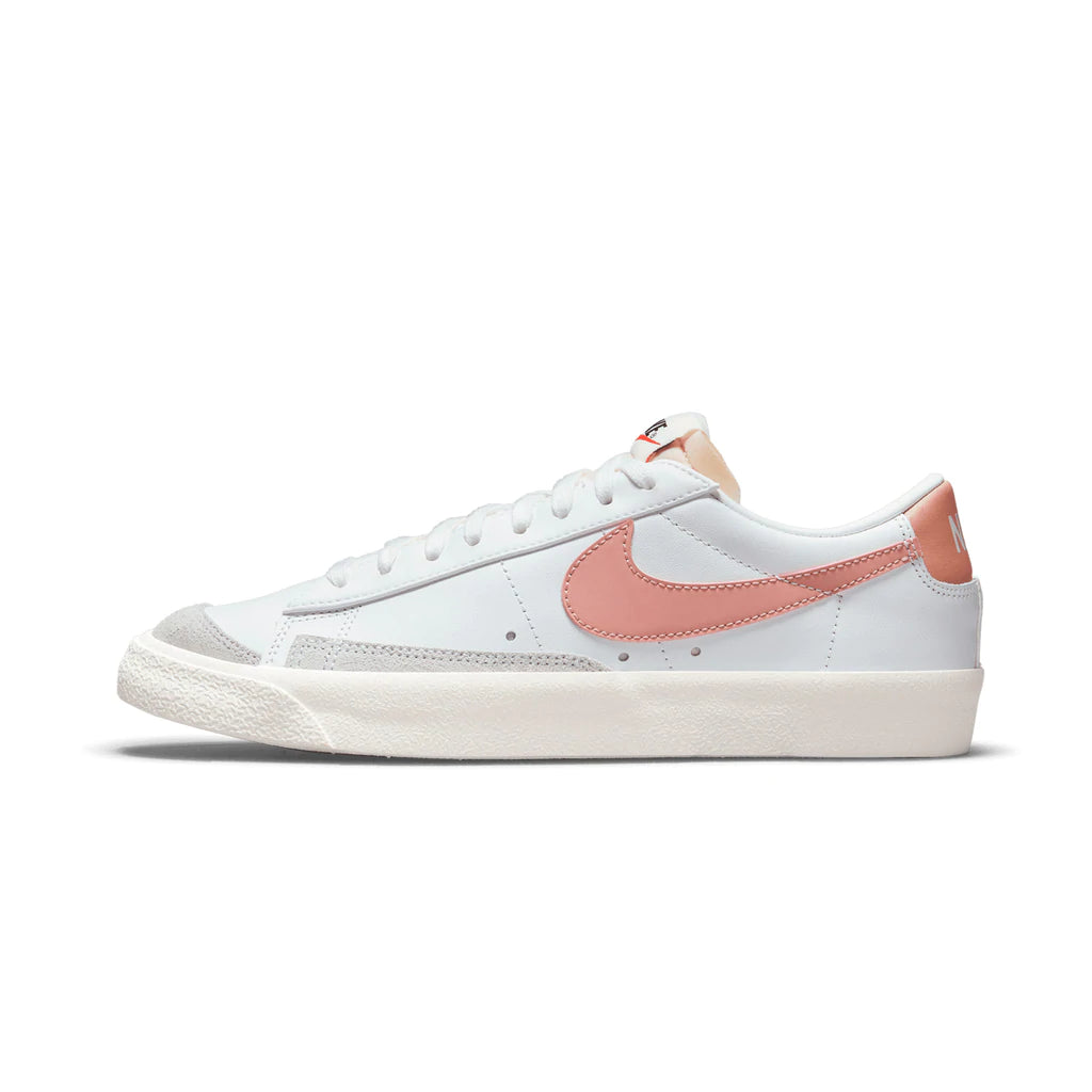 Nike blazer low white pink hotsell